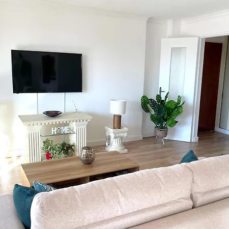 Apartamento T3 With Balcony Near The Sea *