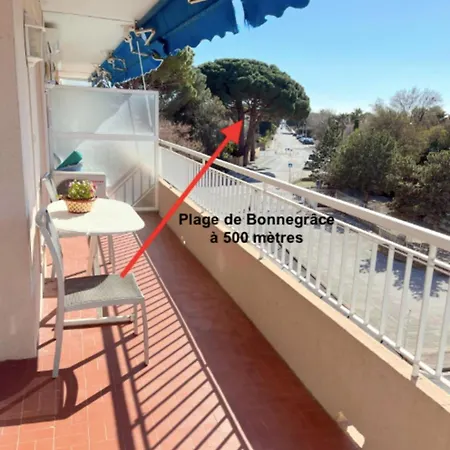 T3 With Balcony Near The Sea