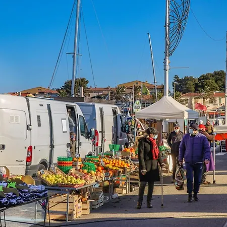 T3 With Balcony Near The Sea